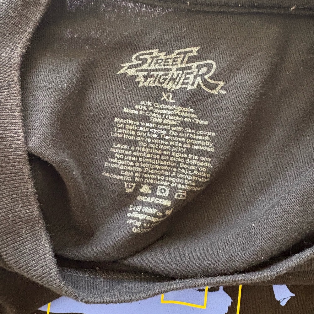 Street Fighter Graphic Long-Sleeve T-Shirt - Black/Blue/Yellow XL - Picture 4 of 4